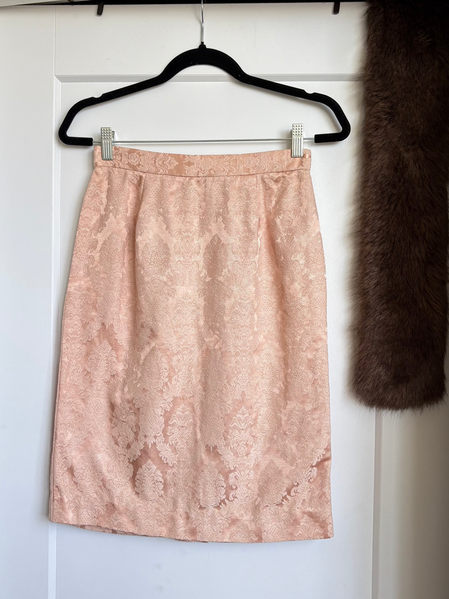 VINTAGE PINK SILK PENCIL SKIRT