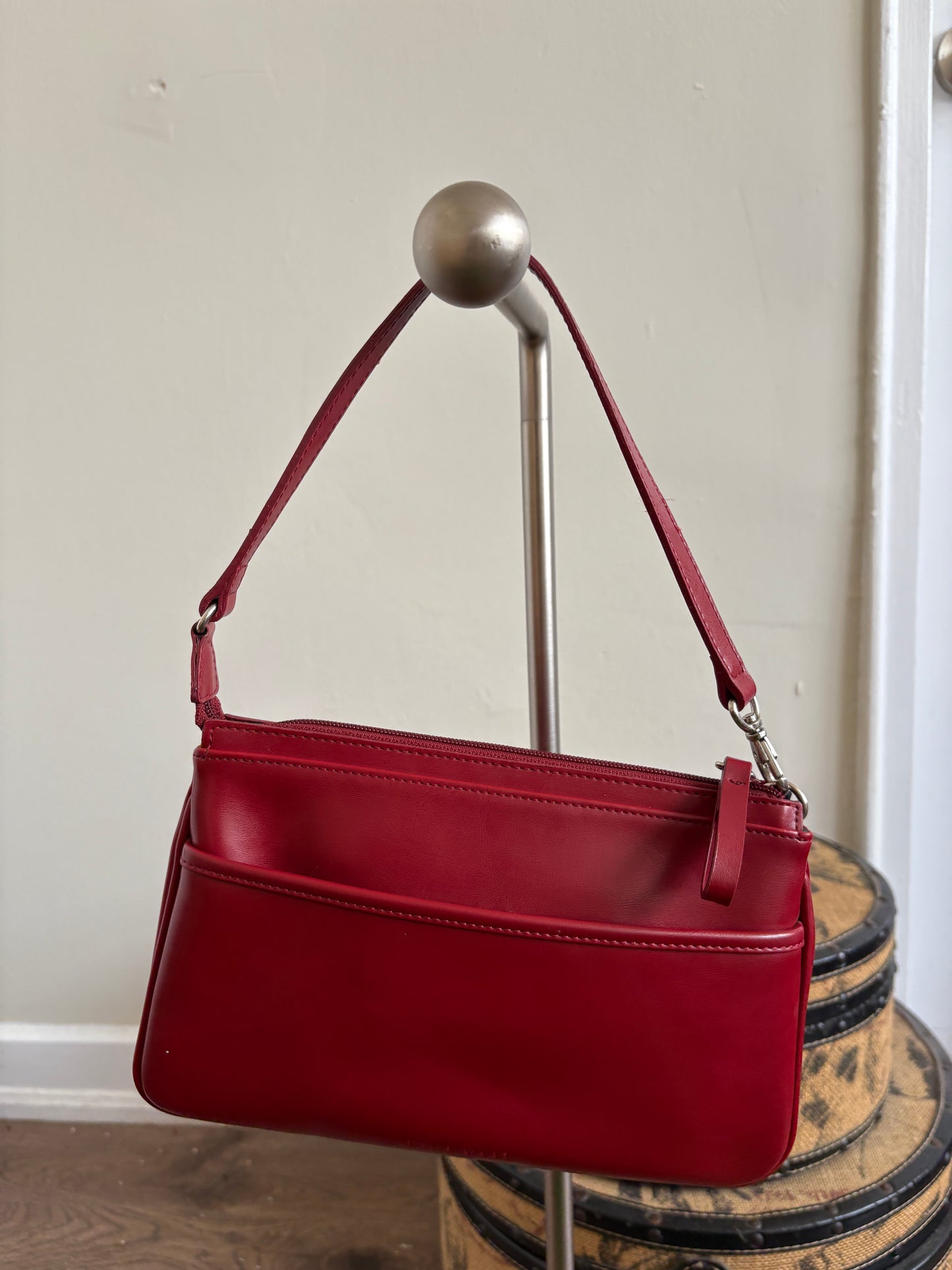 VINTAGE RED LEATHER NINE WEST SHOULDER BAG