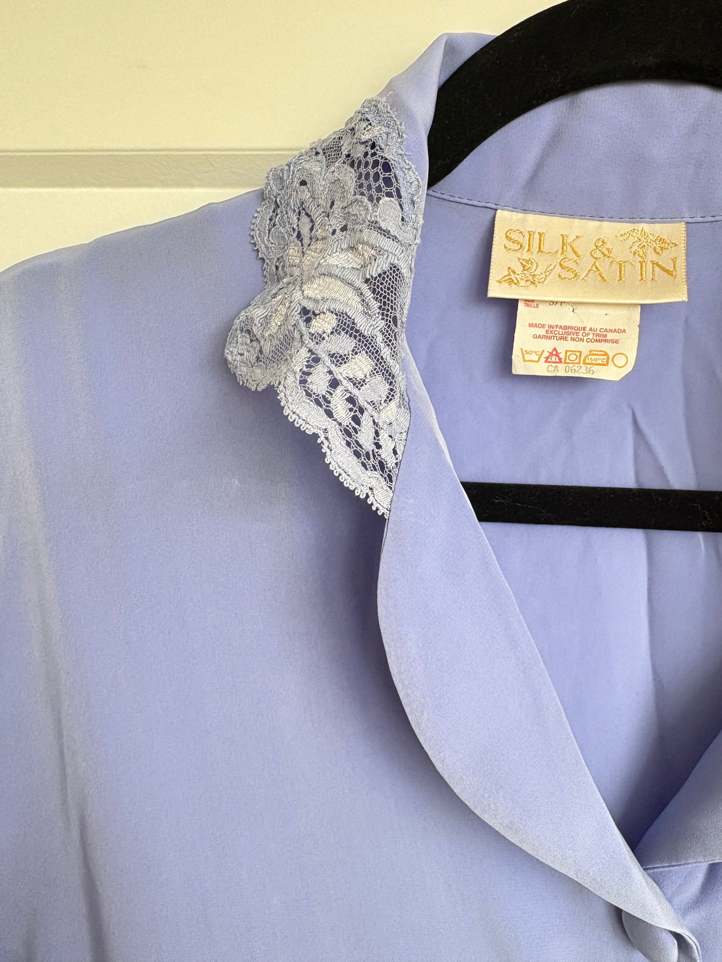 VINTAGE SILK & SATIN BED JACKET