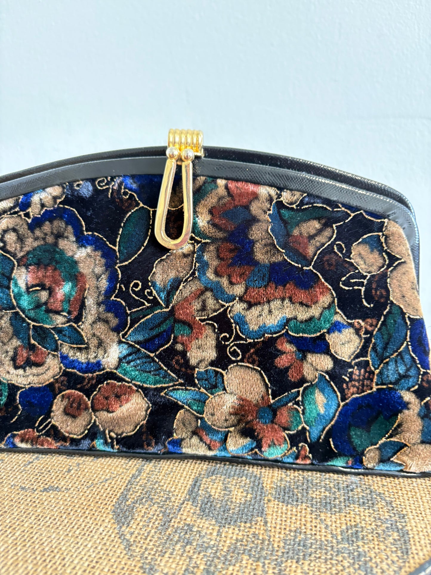 VINTAGE VELVET CLUTCH BAG