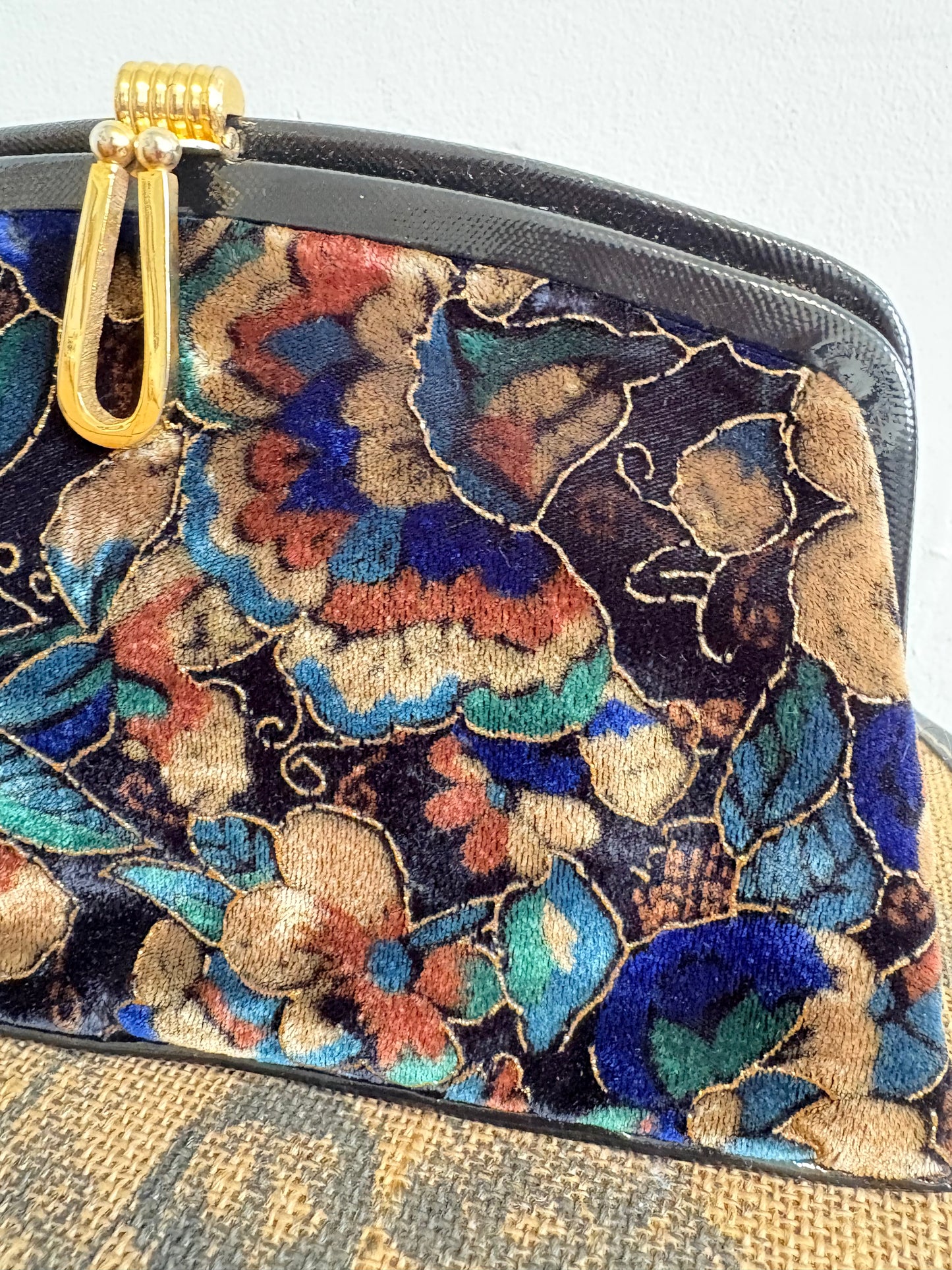 VINTAGE VELVET CLUTCH BAG