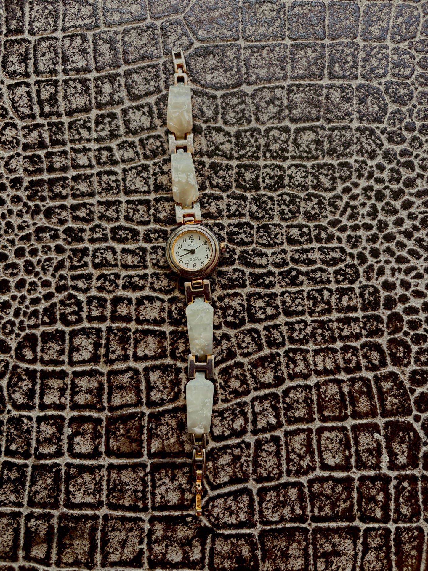 VINTAGE XANADU QUARTZ WATCH