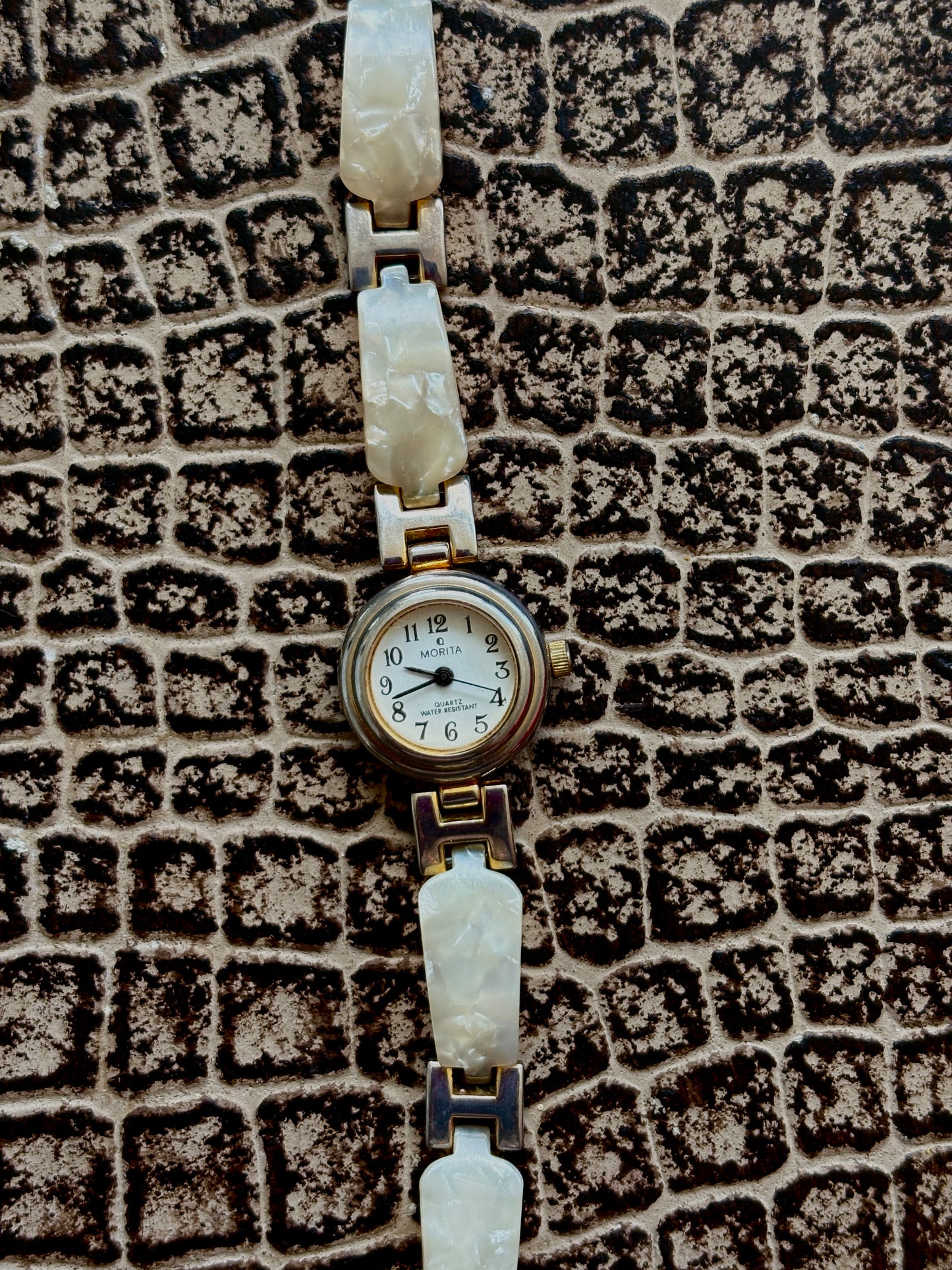 VINTAGE XANADU QUARTZ WATCH