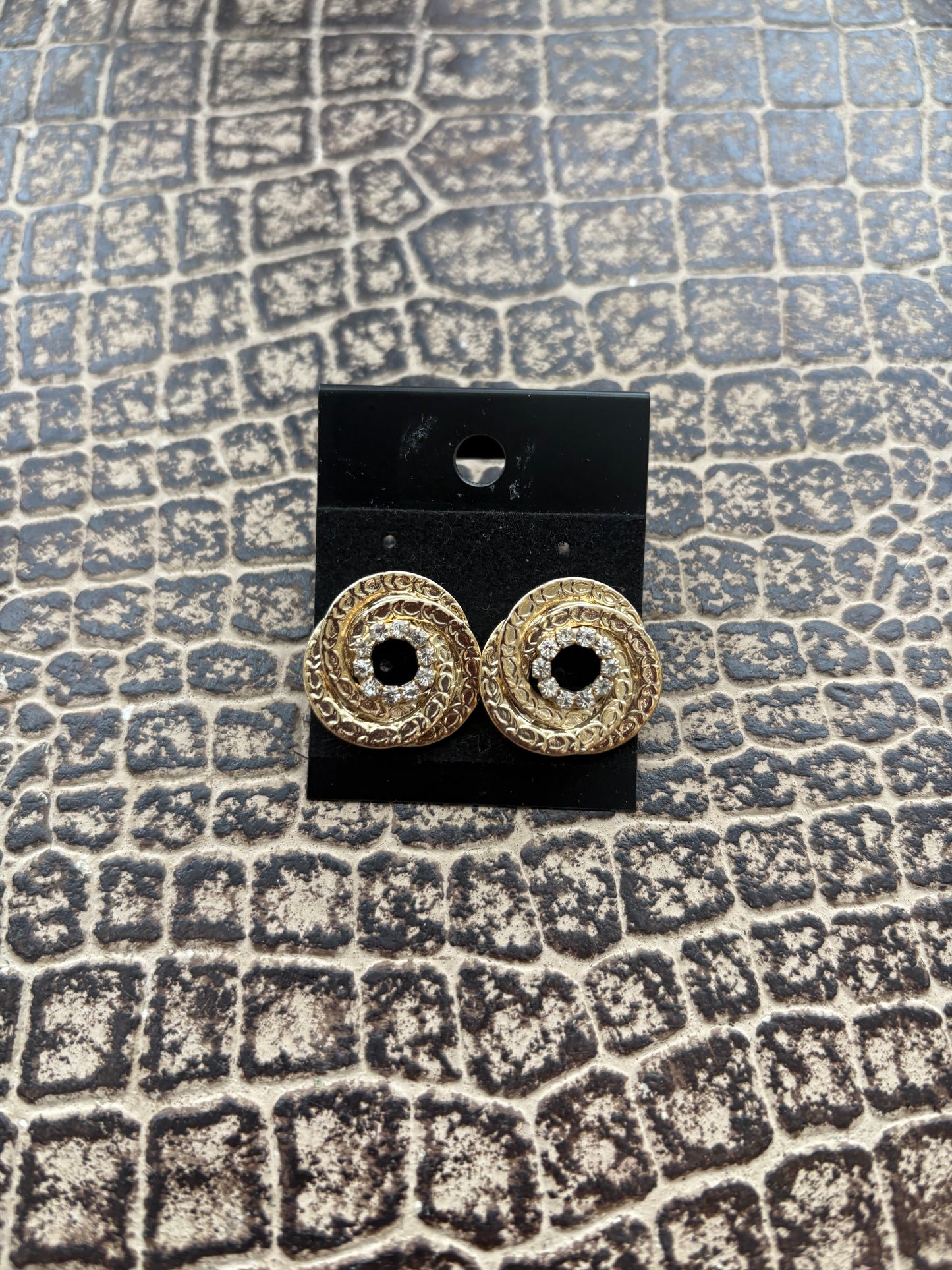 VINTAGE GOLD EARRINGS