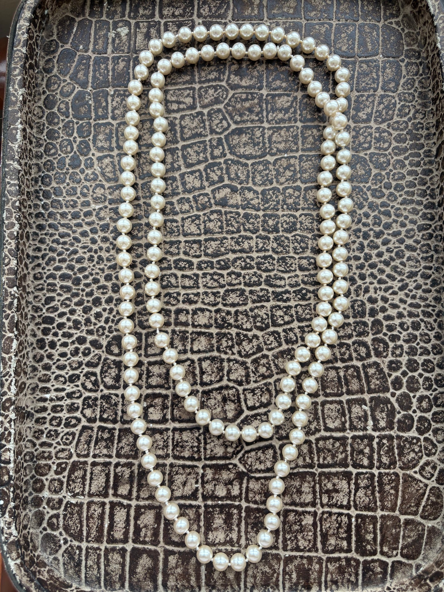 VINTAGE FRESHWATER PEARL NECKLACE