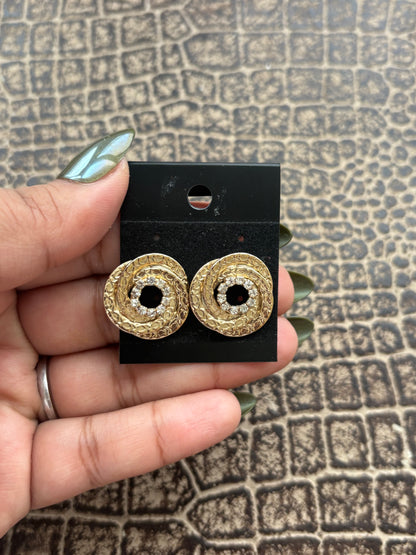 VINTAGE GOLD EARRINGS