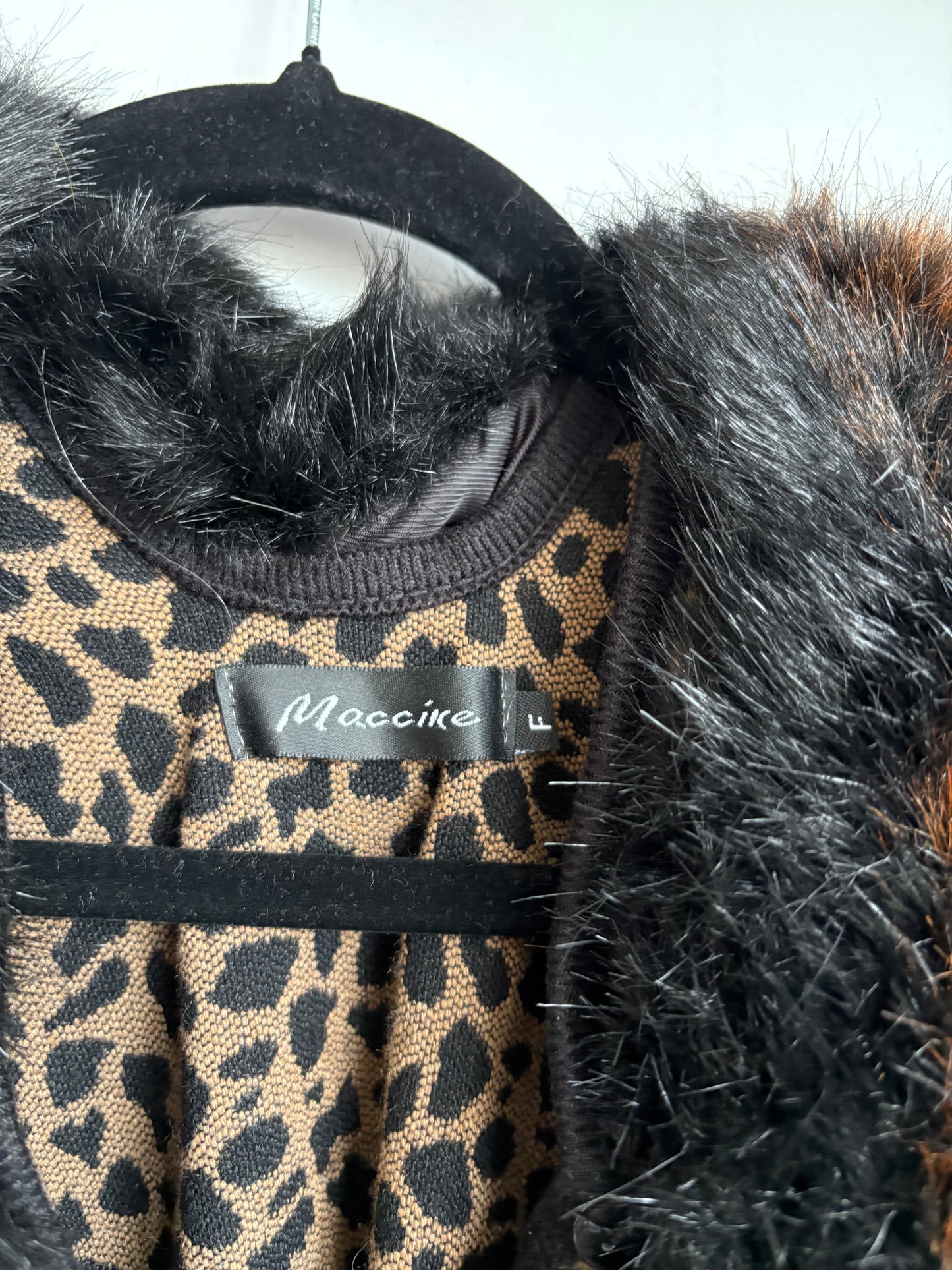 ANIMAL PRINT FAUX FUR PONCHO