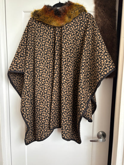 ANIMAL PRINT FAUX FUR PONCHO