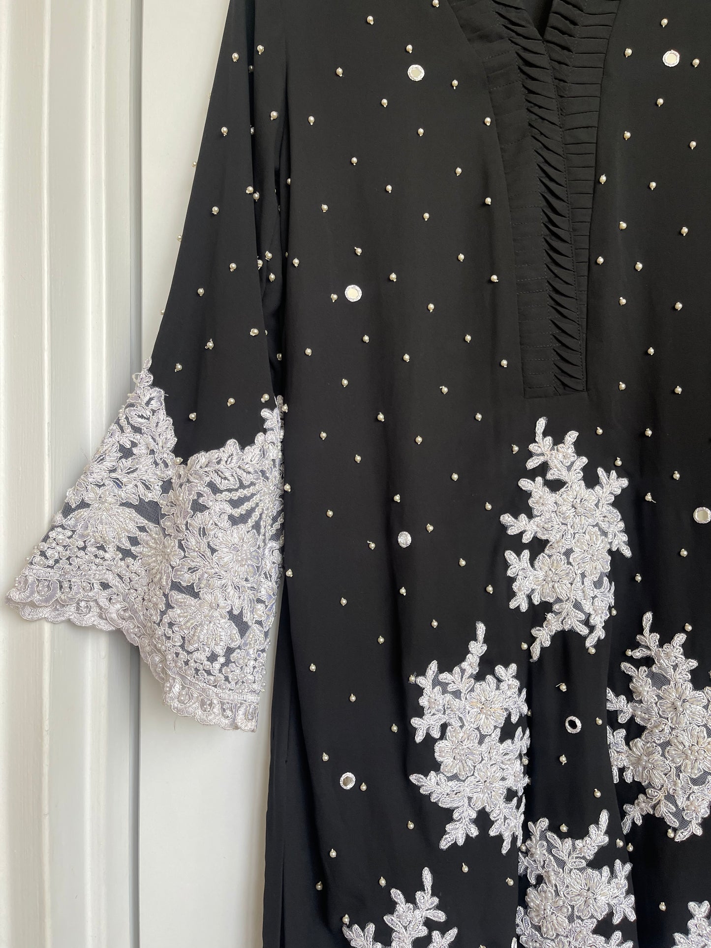 BLACK AND WHITE KAMEEZ TOP