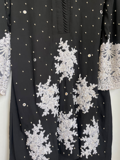 BLACK AND WHITE KAMEEZ TOP
