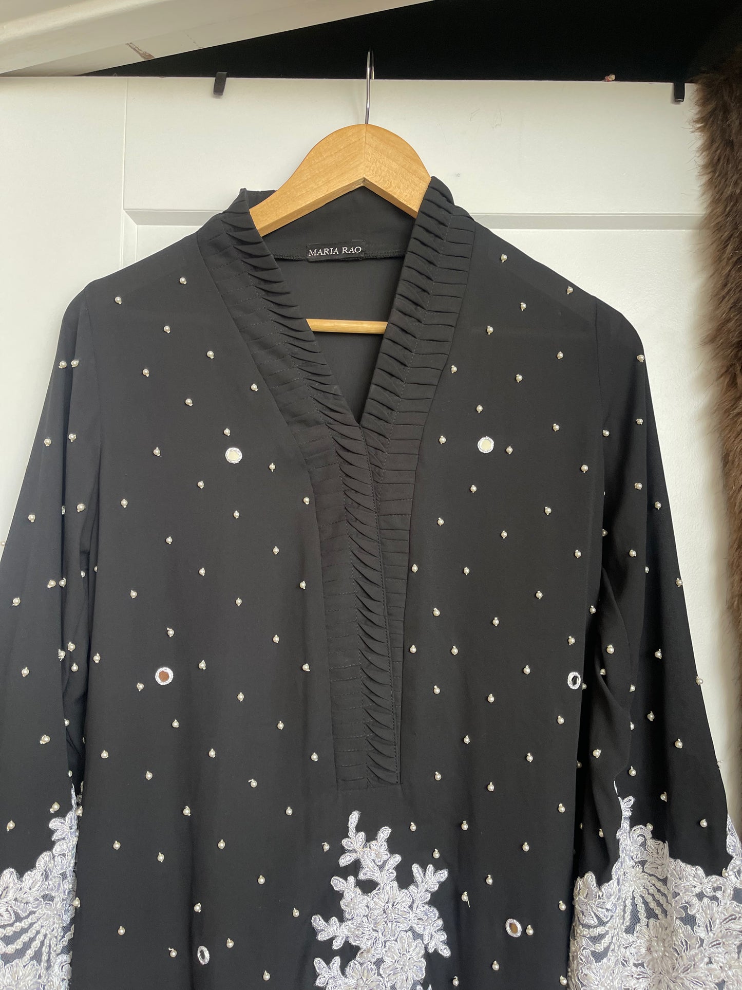 BLACK AND WHITE KAMEEZ TOP
