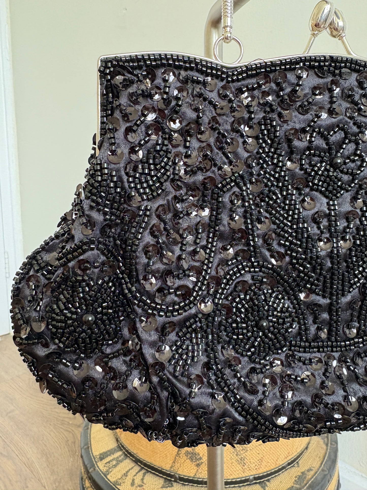 BLACK SEQUIN EVENING BAG