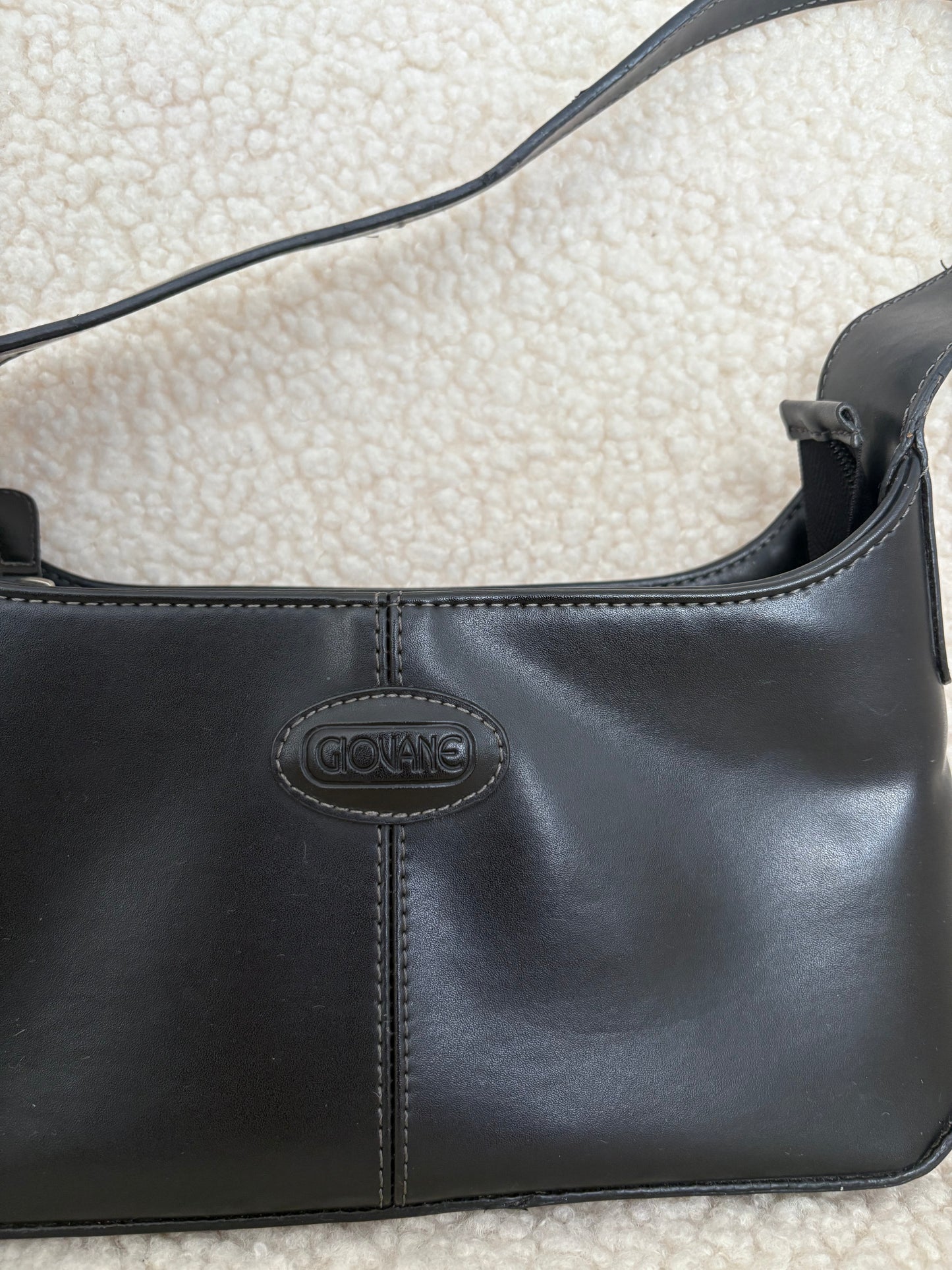 BLACK SHOULDER BAG