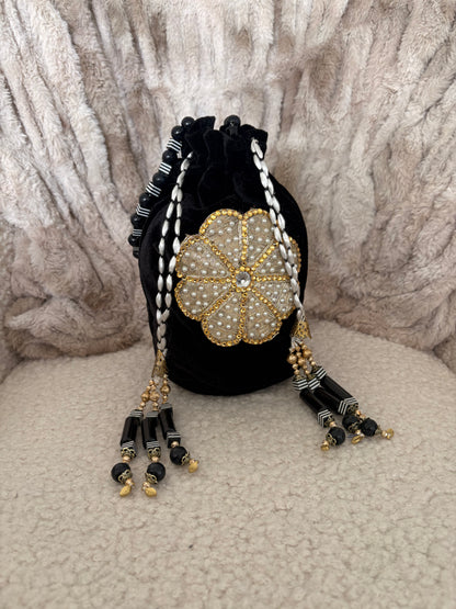 BLACK VELVET POTLI BAG