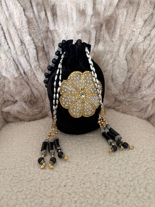 BLACK VELVET POTLI BAG