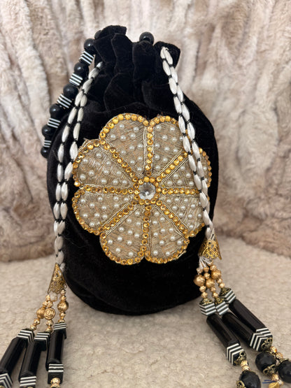 BLACK VELVET POTLI BAG