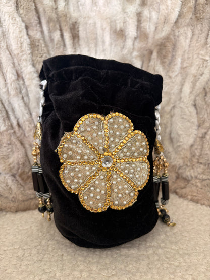 BLACK VELVET POTLI BAG