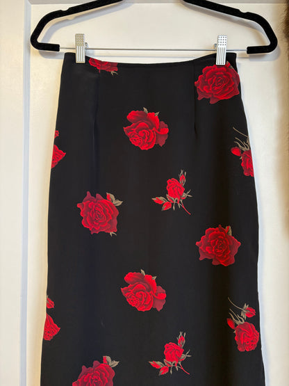 BLACK VINTAGE MAXI SKIRT WITH RED ROSES
