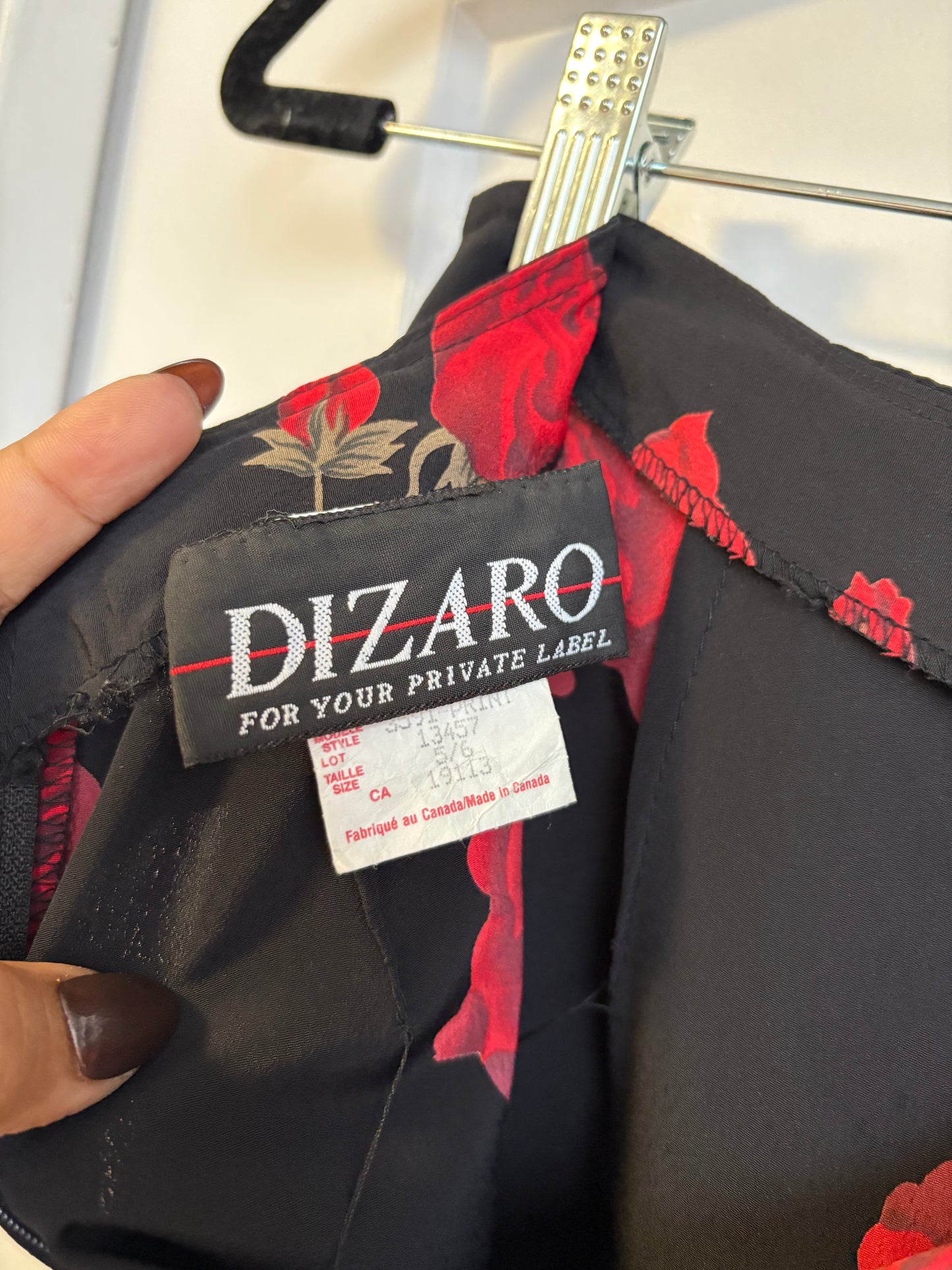 BLACK VINTAGE MAXI SKIRT WITH RED ROSES