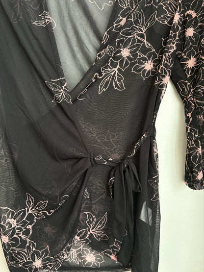 BLACK & FLORAL MESH TOP