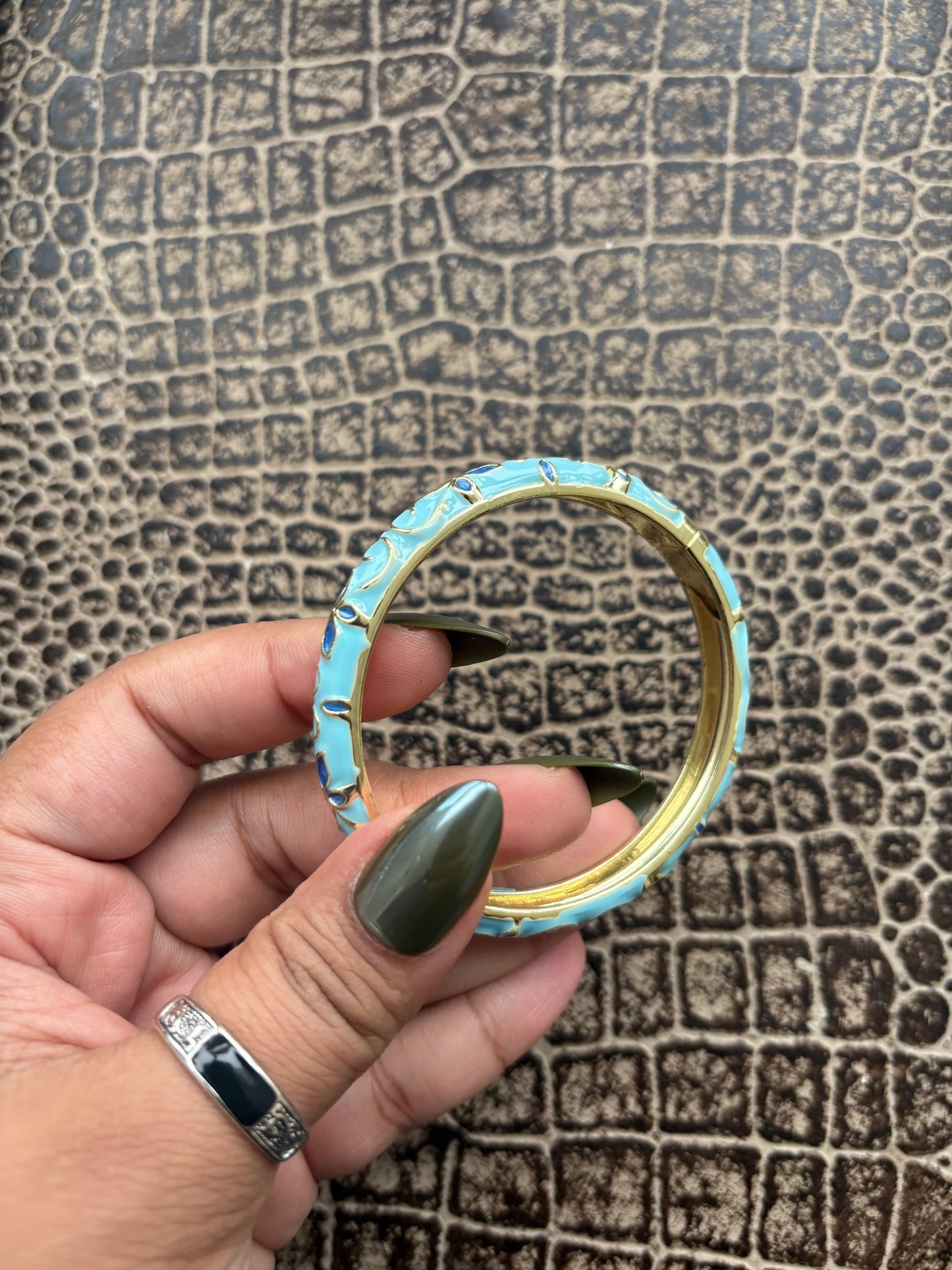 BLUE FLORAL BANGLE
