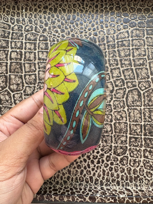 CHUNKY FLORAL BANGLE