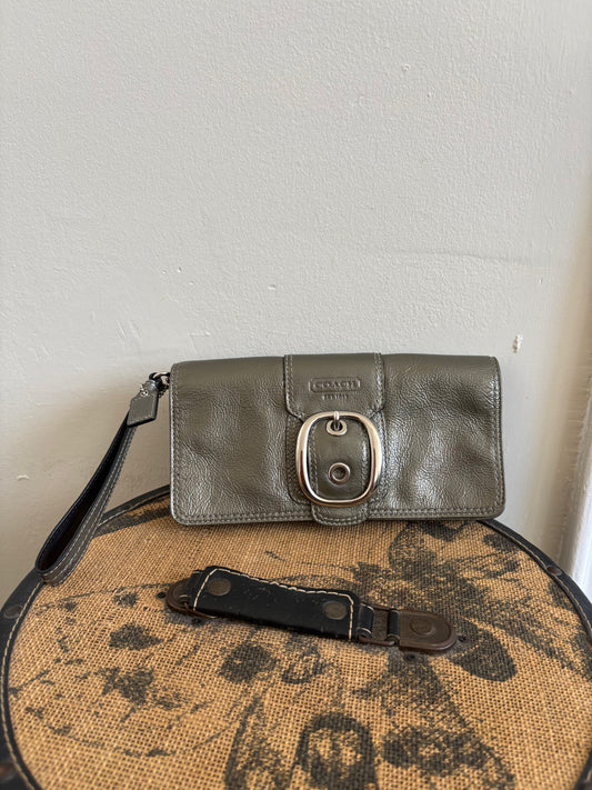 COACH BLEEKER PATENT LEATHER WRISTLET