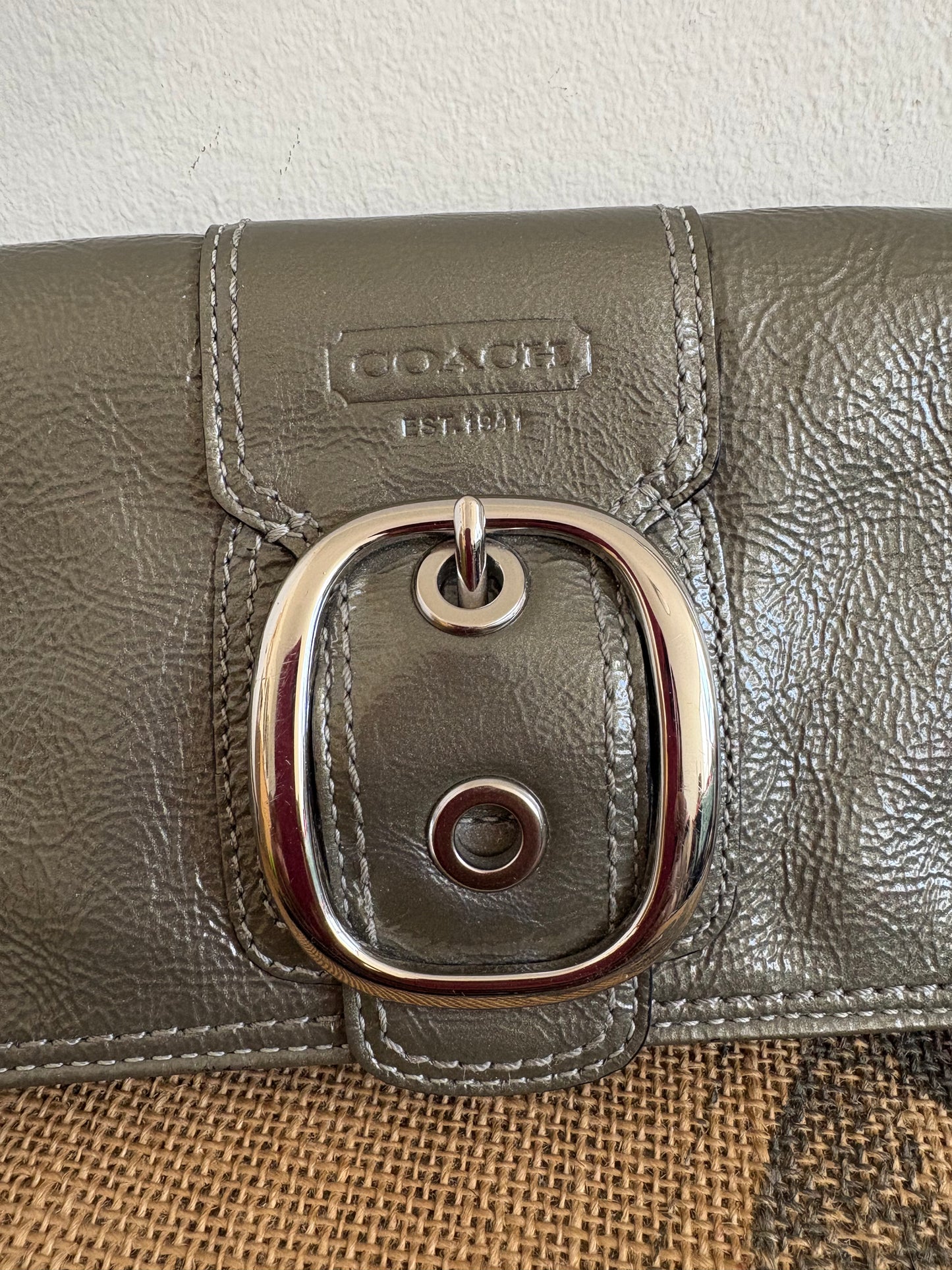 COACH BLEEKER PATENT LEATHER WRISTLET