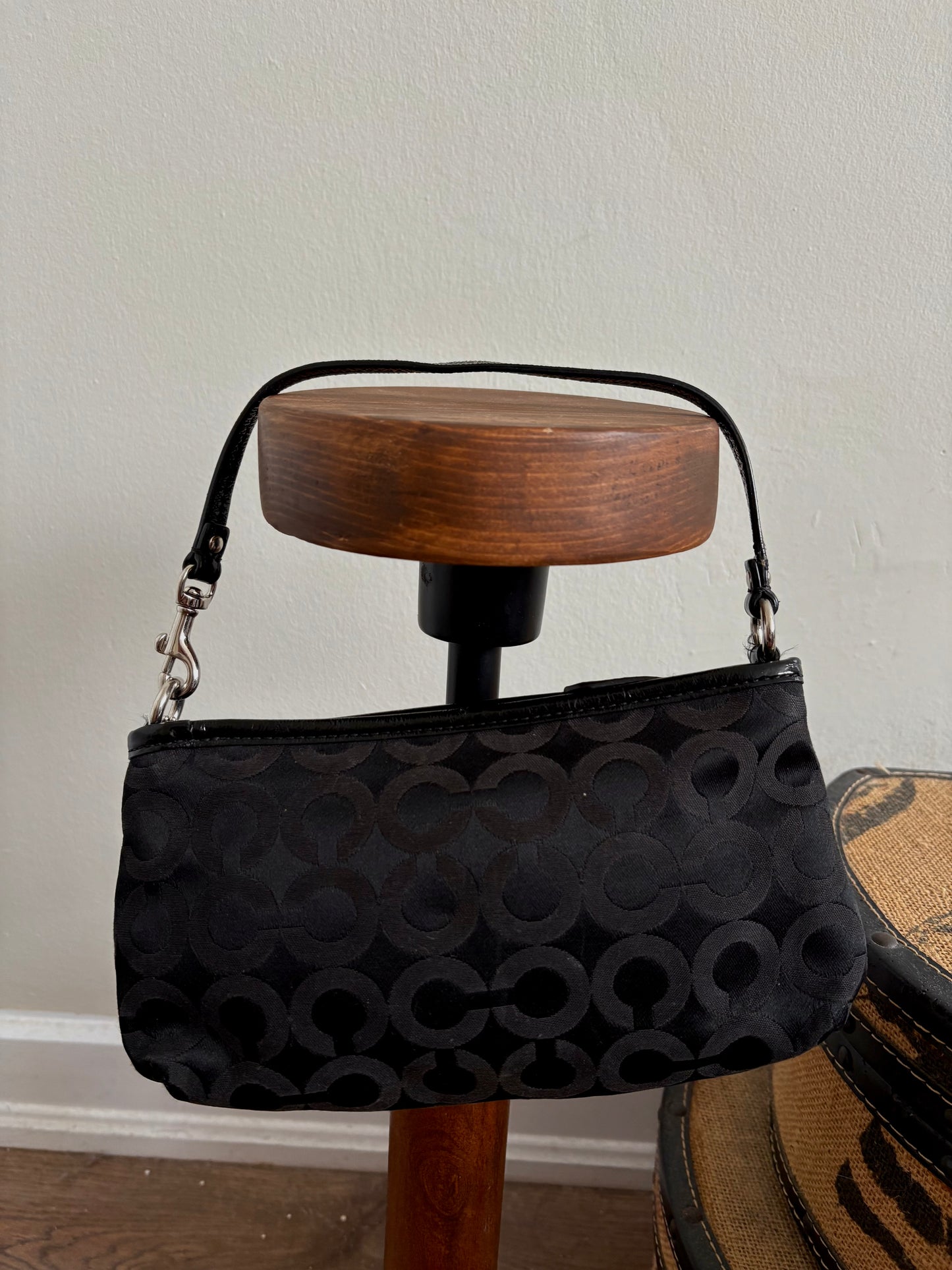 COACH MADISON HORSE & CARRIAGE PLEATED WRISTLET CLUTCH