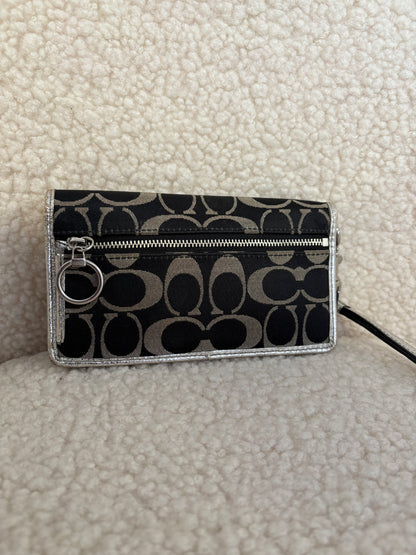 COACH POPPY ZIPPY WRISTLET/WALLET
