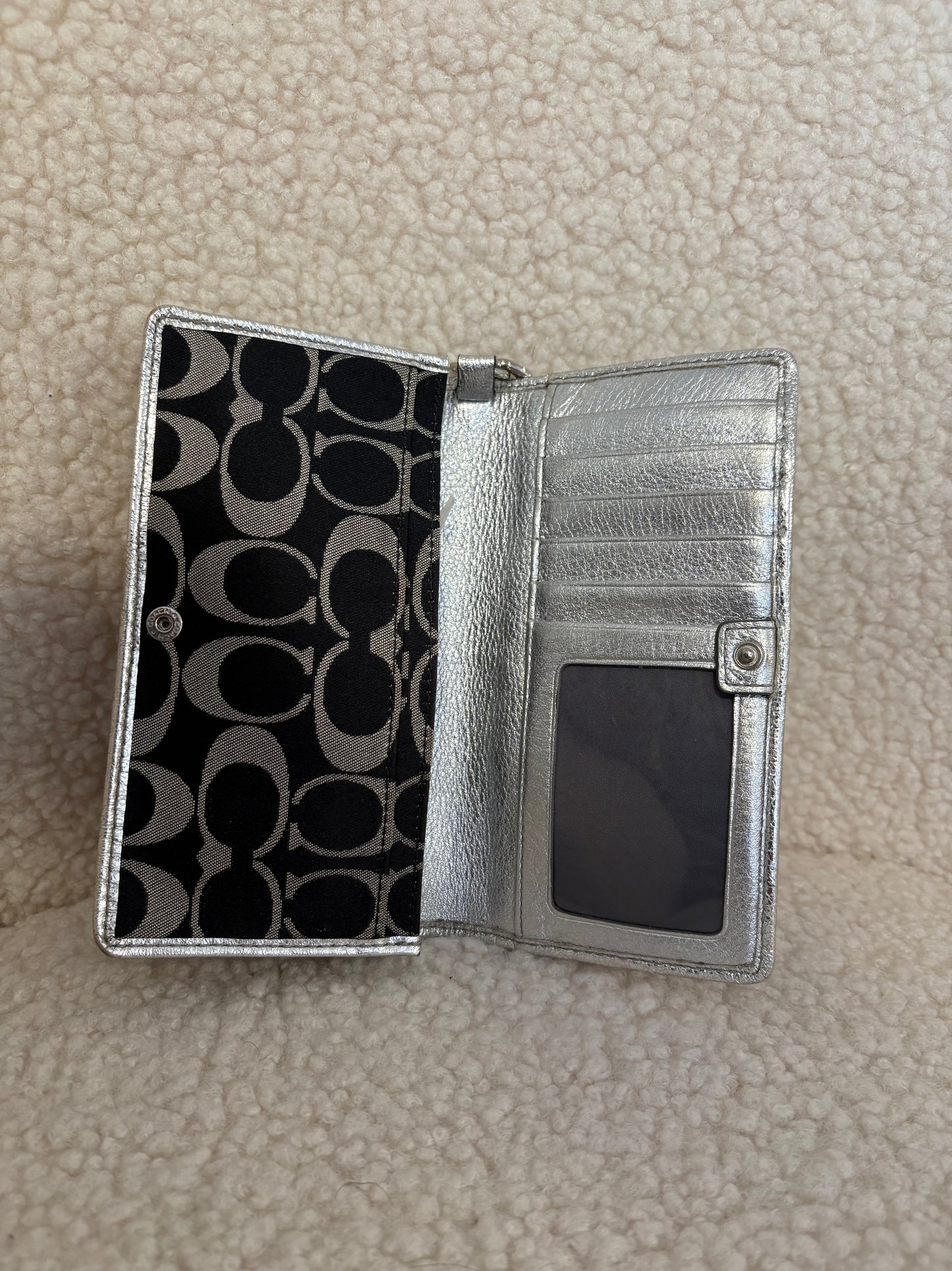 COACH POPPY ZIPPY WRISTLET/WALLET