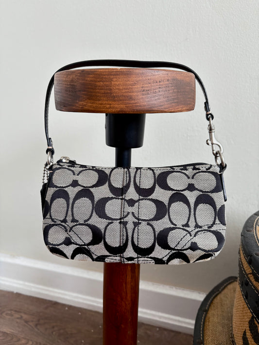 COACH SIGNATURE BLACK WRISTLET