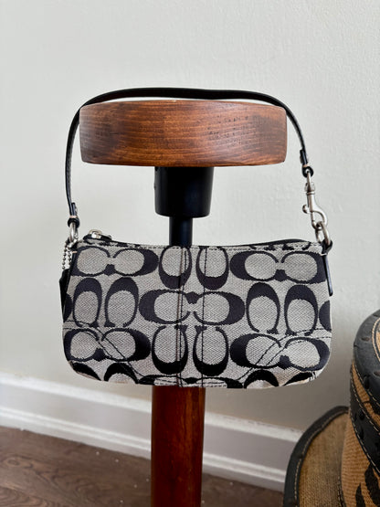 COACH SIGNATURE BLACK WRISTLET