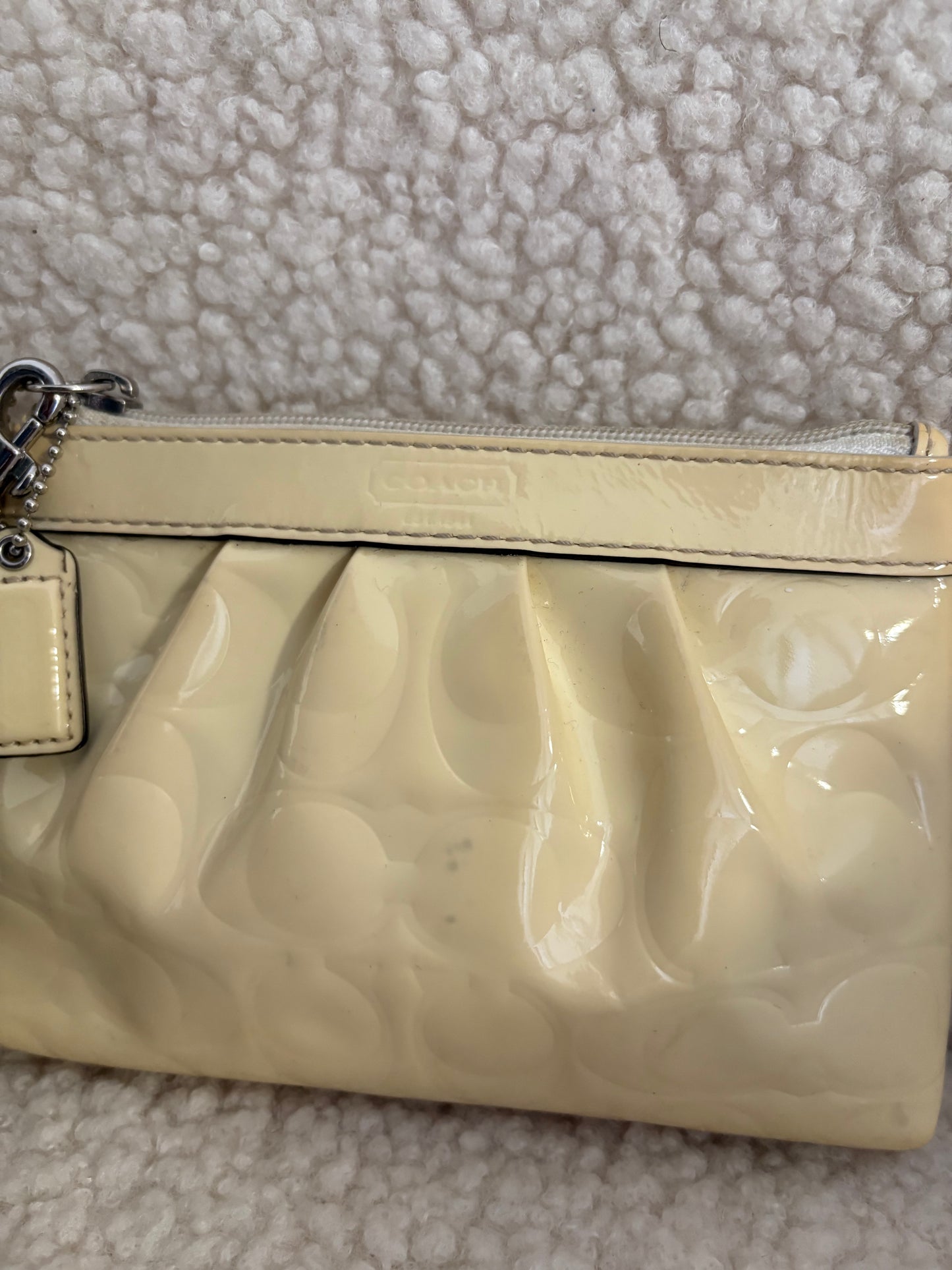 COACH SIGNATURE PATENT LEATHER WRISTLET POUCH