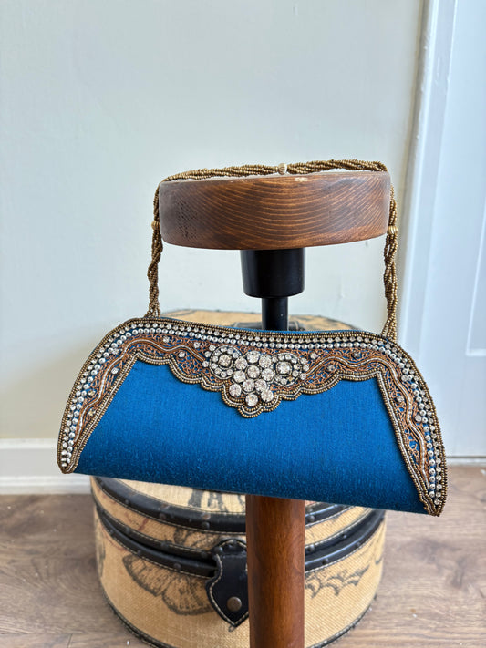 EMBROIDERED CLUTCH BAG