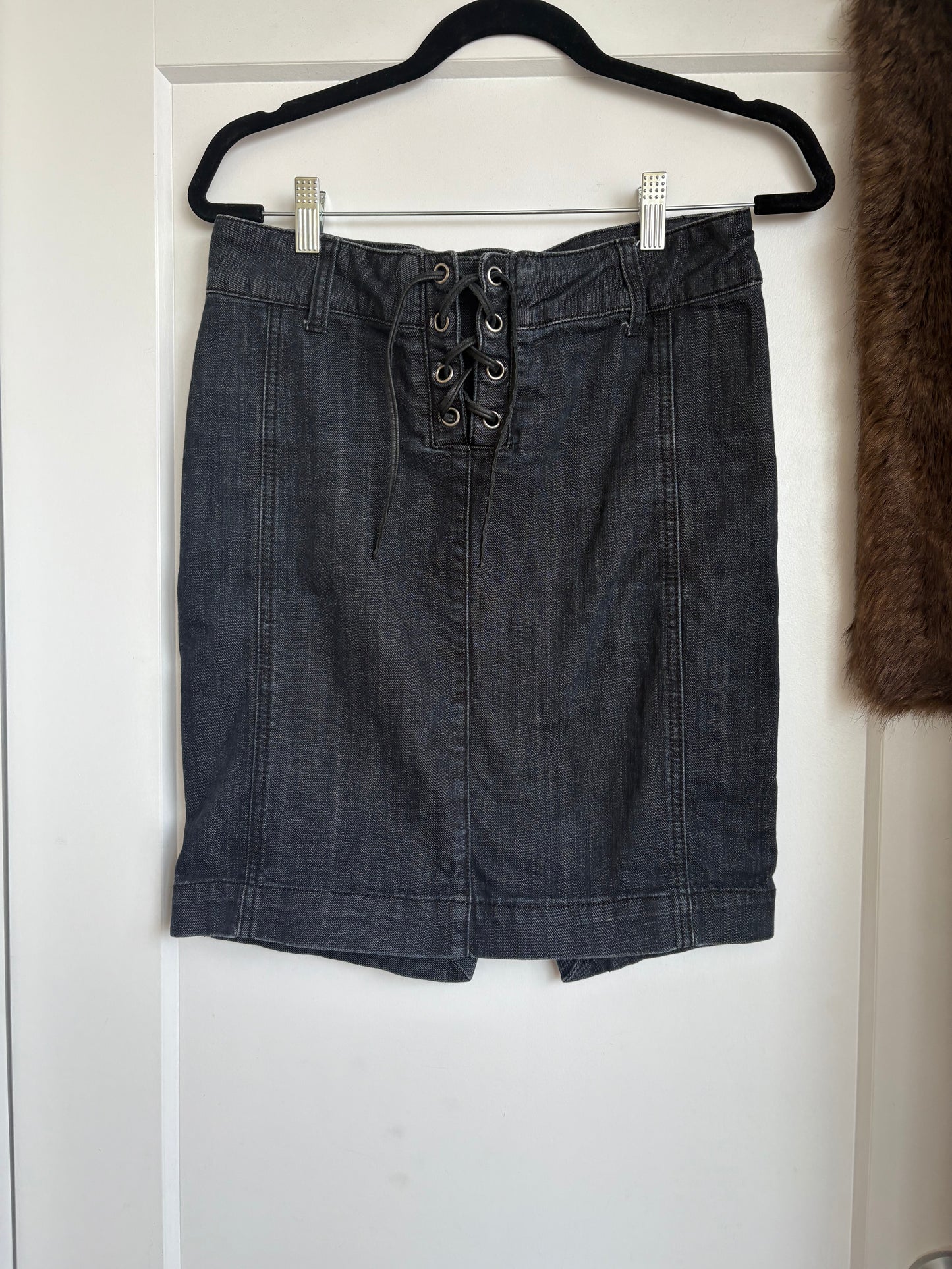 GUESS DENIM SKIRT   - M