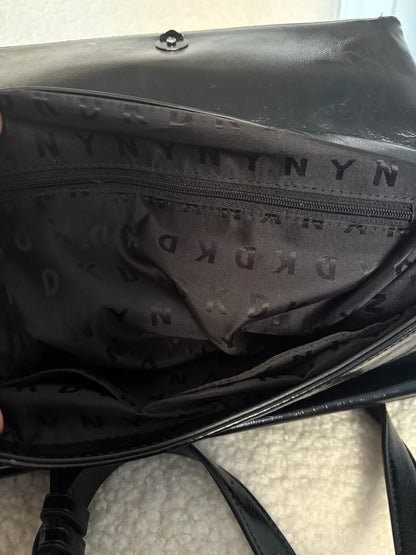GUESS SIGNATURE FANNY PACK