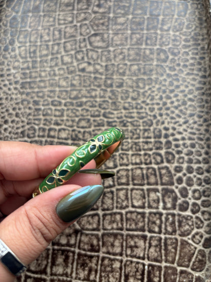 HUNTER GREEN FLORAL BANGLE