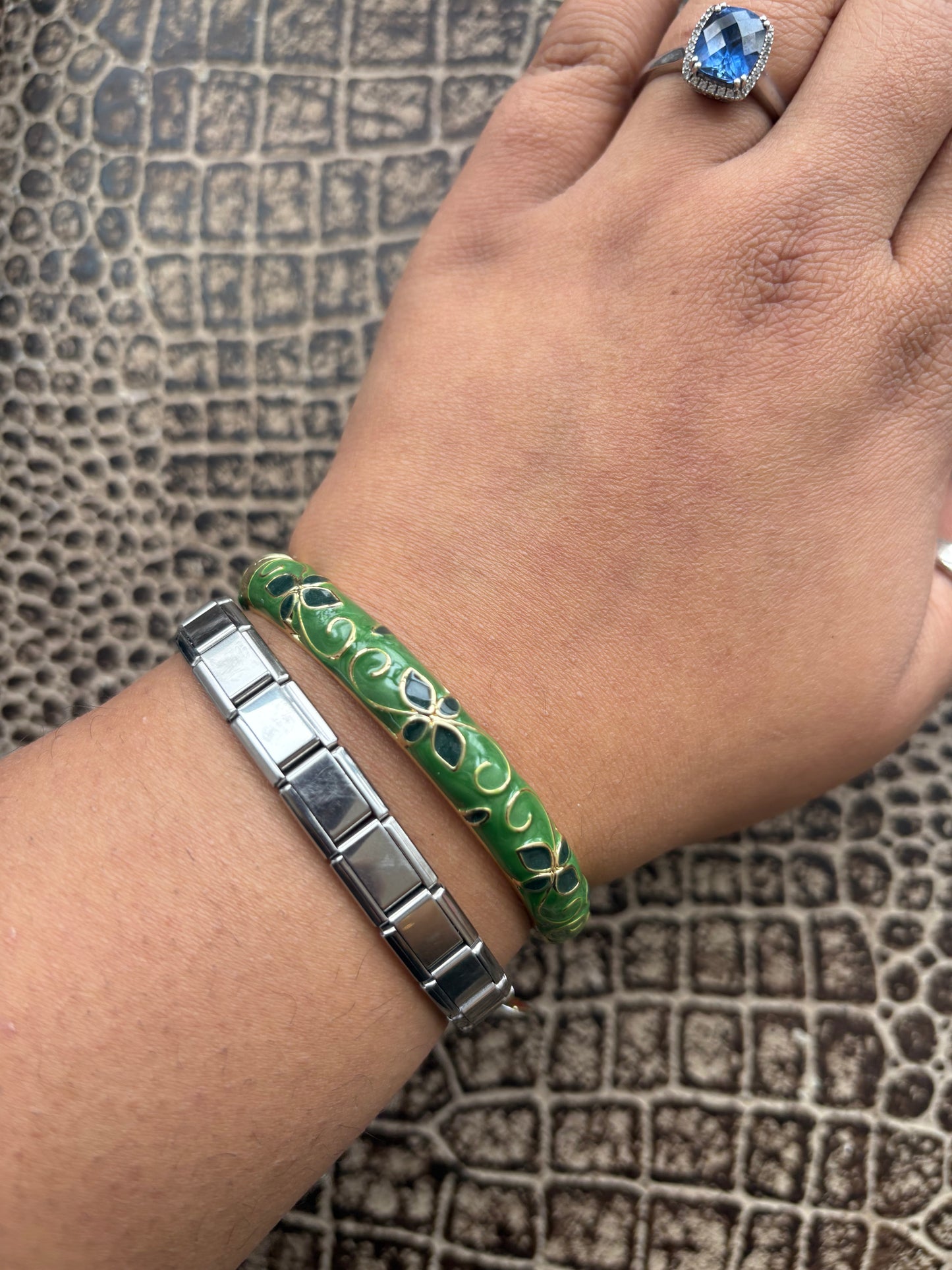 HUNTER GREEN FLORAL BANGLE