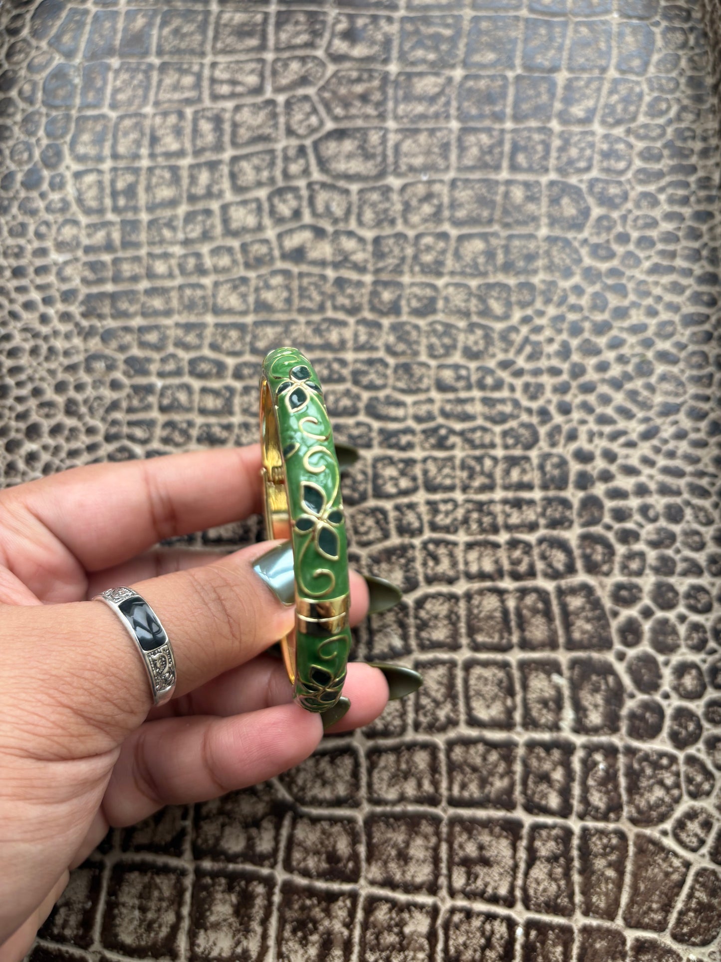 HUNTER GREEN FLORAL BANGLE