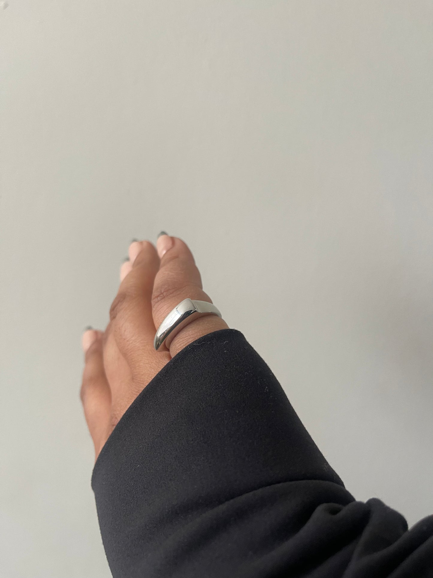 SILVER PINKY RING