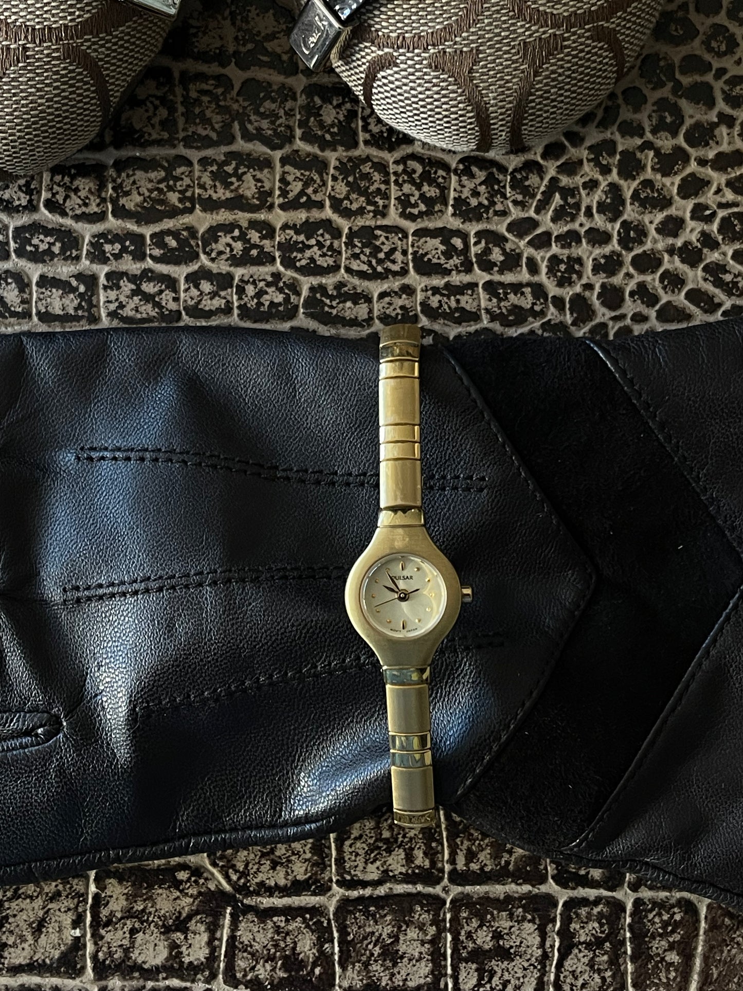 VINTAGE PULSAR GOLD STRETCH WATCH