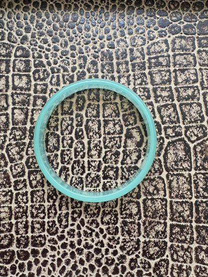 PLASTIC VINTAGE BANGLE