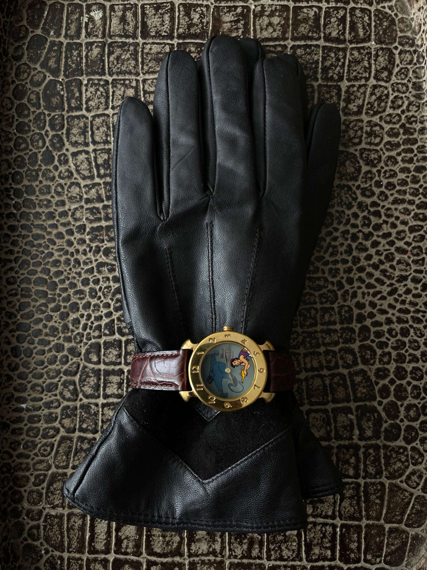 VINTAGE DISNEY'S ALADDIN & GENIE WATCH