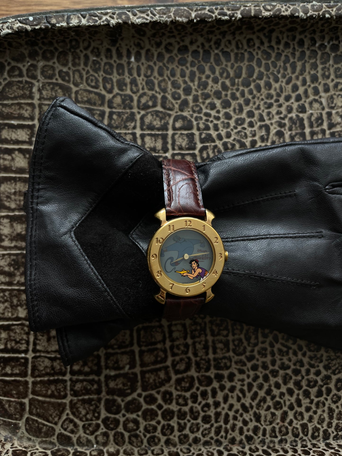 VINTAGE DISNEY'S ALADDIN & GENIE WATCH