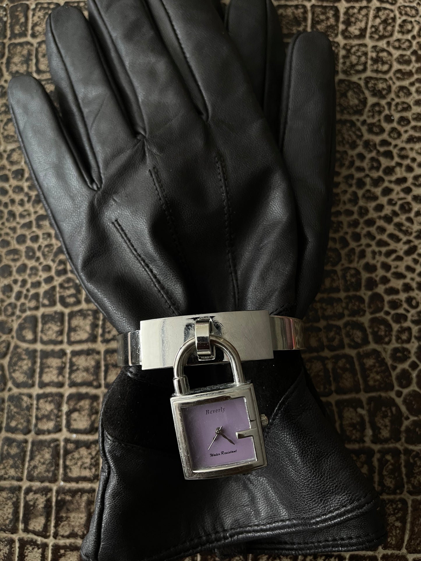 VINTAGE LOCK CUFF WATCH