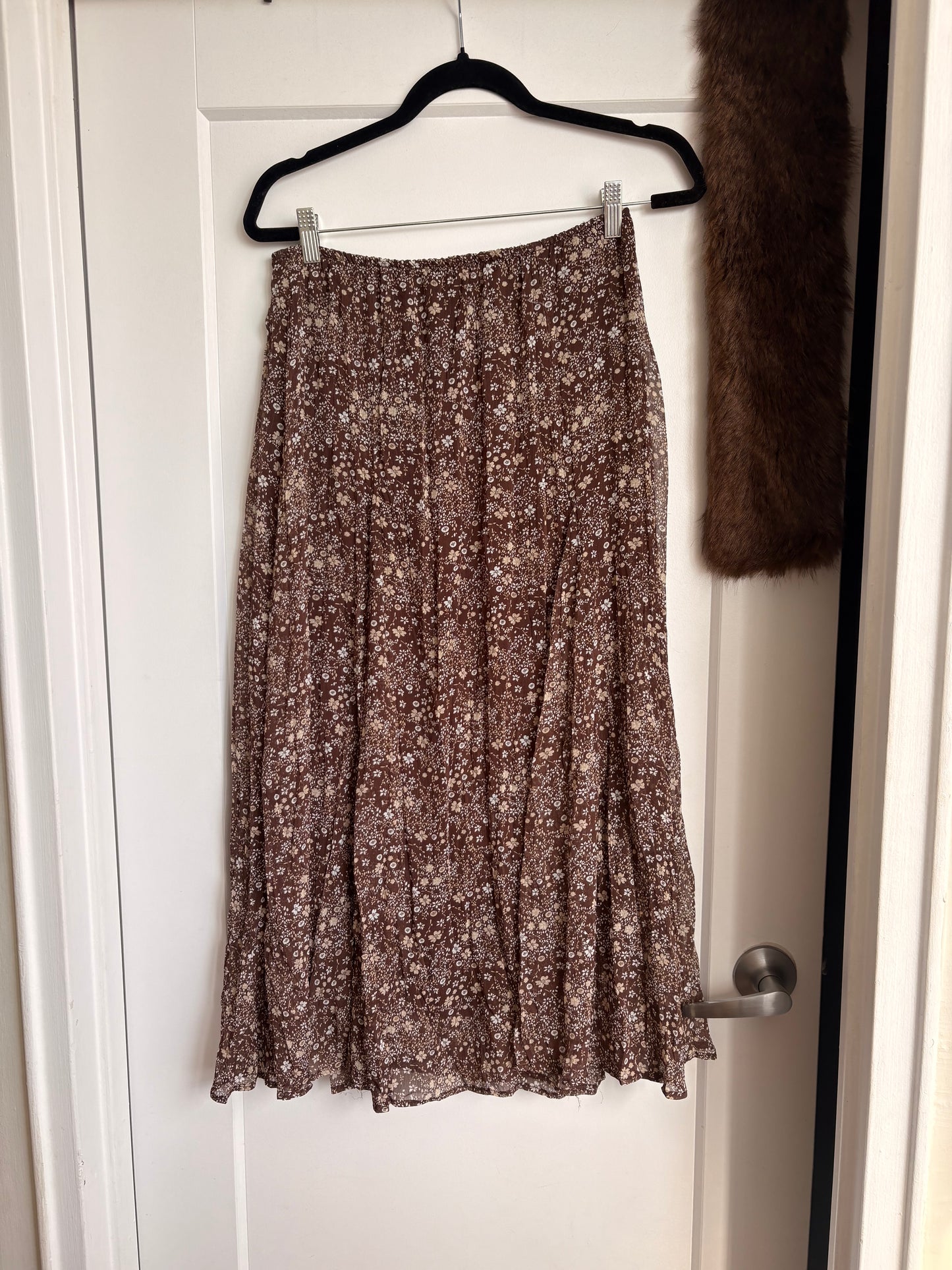 SMART SET FLORAL MAXI SKIRT - M