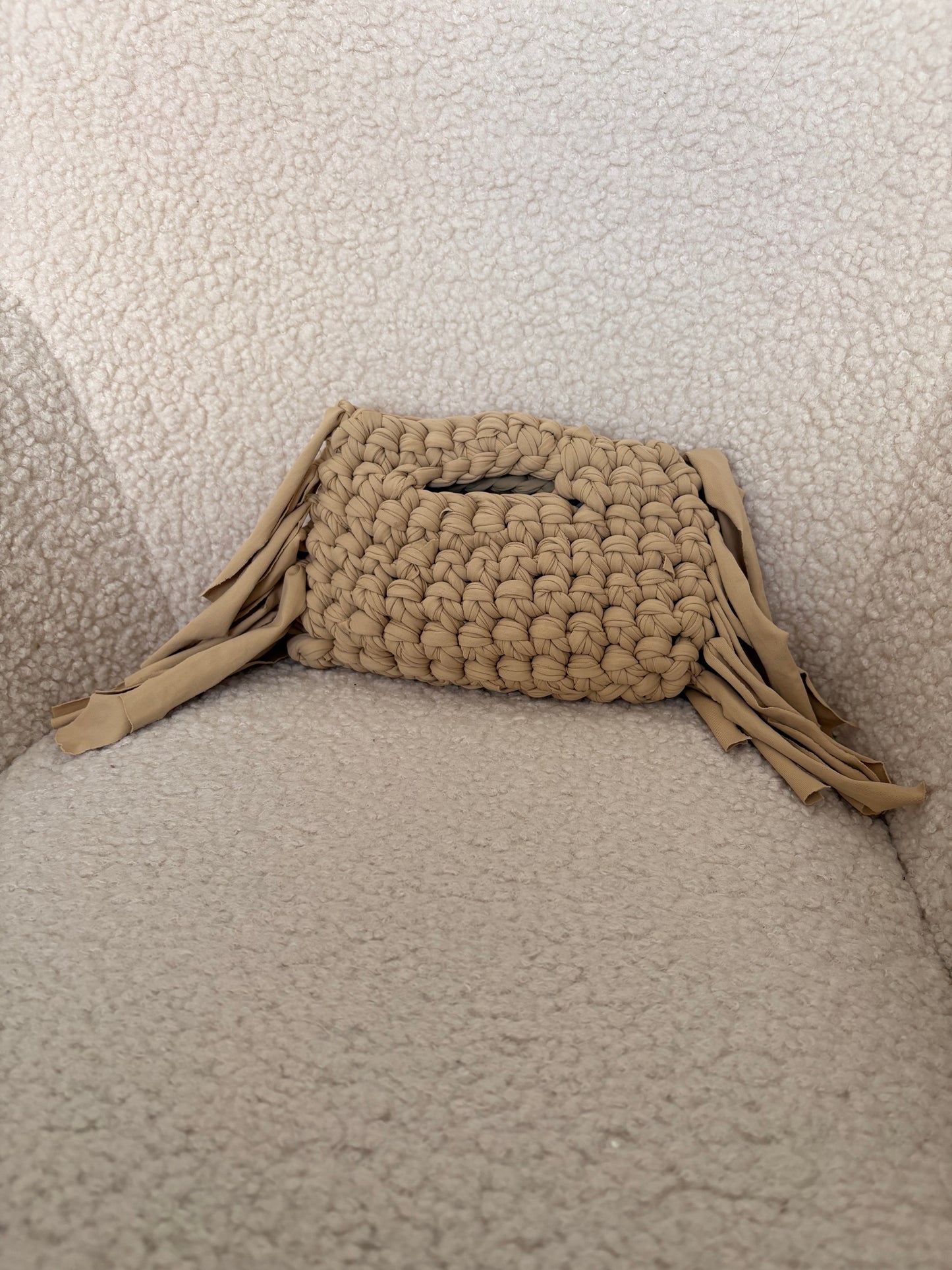 SANDY FRINGE CROCHET CLUTCH