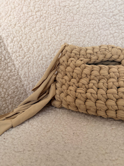 SANDY FRINGE CROCHET CLUTCH