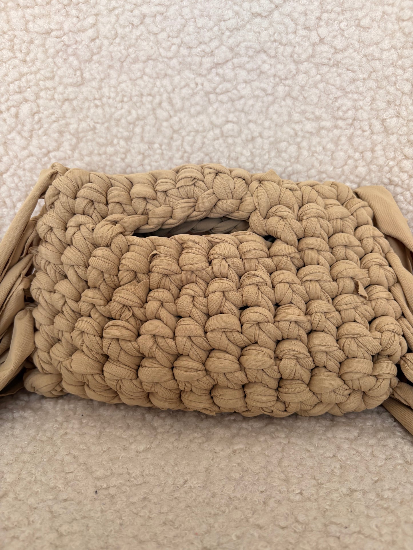SANDY FRINGE CROCHET CLUTCH